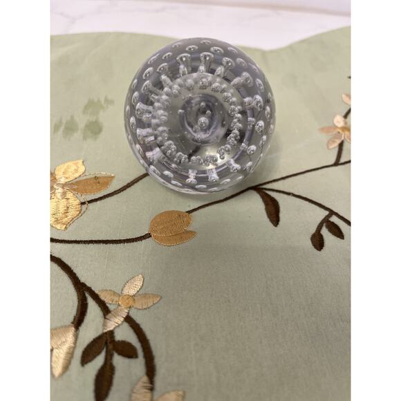 Vtg. Art Glass Clear Apple Paperweight Control Bubbles with Clear Leaves - Picture 6 of 7